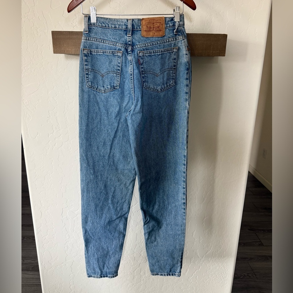 Vintage Levi’s|Women’s high rise mom jeans,slim/barrel skinny style•••Size 9